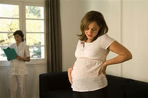 Боли в спине при беременности: причины боли, лечение, что делать