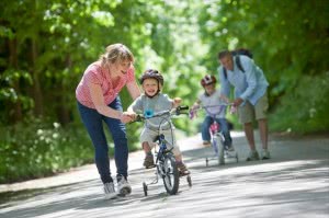 Как научить ребенка кататься на велосипеде: быстро и правильно едем на двухколесном
