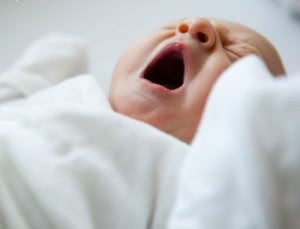 Родовая травма новорожденных: симптомы, лечение, последствия