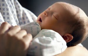 Желтуха новорожденных: причины, лечение, последствия, когда проходит
