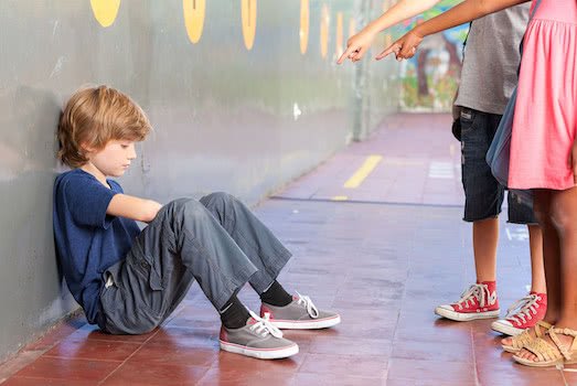 Что делать, если над вашим ребенком издеваются в школе?