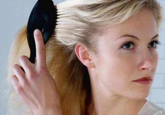 Каким образом можно приостановить появление седых волос