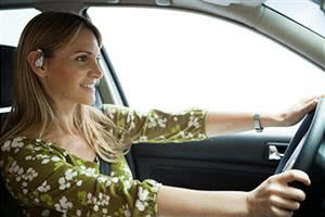 Машина для девушки: как выбрать и как водить