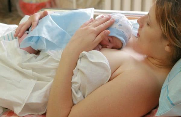 Опасные маточные кровотечения после родов: как выявить, лечить и предупредить