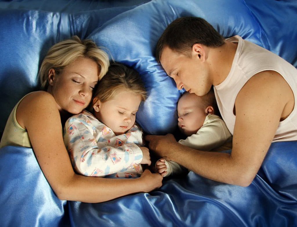 Отучаем ребёнка спать в родительской кровати