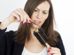 Применение репейного масла при сухости и выпадении волос